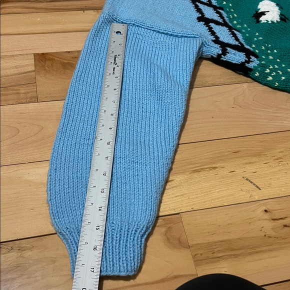 Vintage handmade Sweater with Sheep Design - Picture 6 of 16